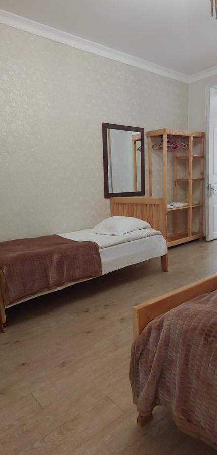 Ailama Guesthouse Mestia Bagian luar foto