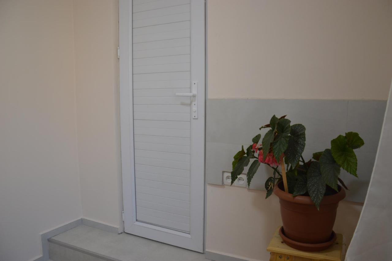Ailama Guesthouse Mestia Bagian luar foto